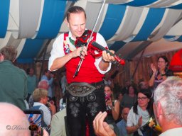 Die Jungen Zillertaler auf der Wiener Kaiser Wiesn